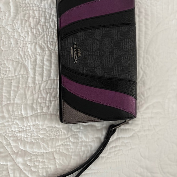 Coach wallet gently used with wrist strap - Picture 1 of 4